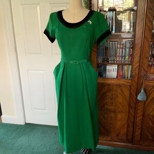 Vintage Emerald Green wool 1940s dress with velvet trim and original belt